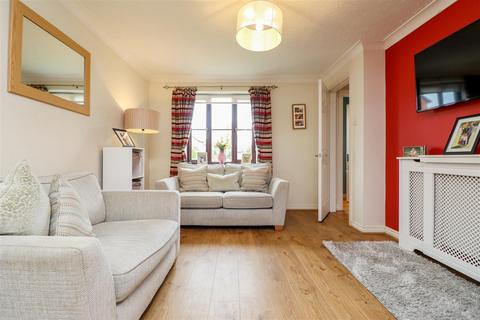 3 bedroom semi-detached house for sale, Oak Tree Way, Horsham