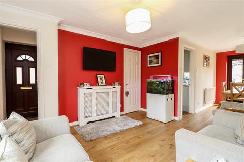 3 bedroom semi-detached house for sale, Oak Tree Way, Horsham