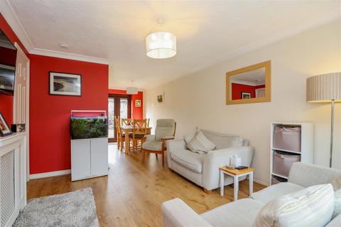 3 bedroom semi-detached house for sale, Oak Tree Way, Horsham