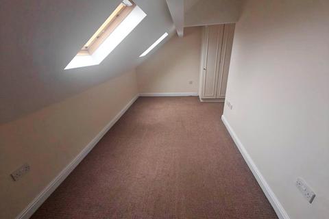 3 bedroom duplex to rent, Green Heath Road, Hednesford, WS12