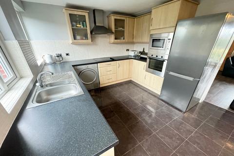 2 bedroom terraced house for sale, Coniston Grove, Baildon, Shipley, West Yorkshire