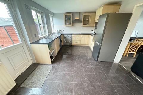 2 bedroom terraced house for sale, Coniston Grove, Baildon, Shipley, West Yorkshire