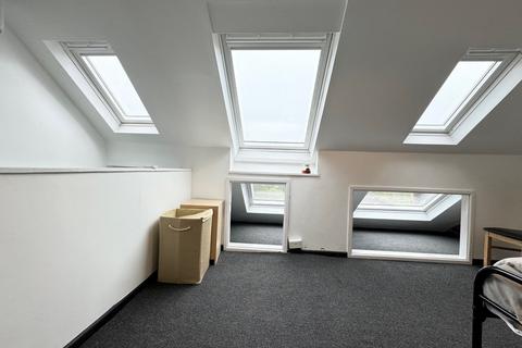 2 bedroom terraced house for sale, Coniston Grove, Baildon, Shipley, BD17