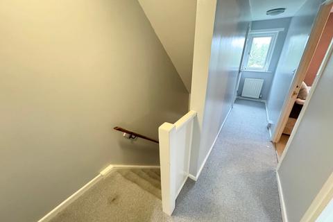 2 bedroom terraced house for sale, Coniston Grove, Baildon, Shipley, BD17
