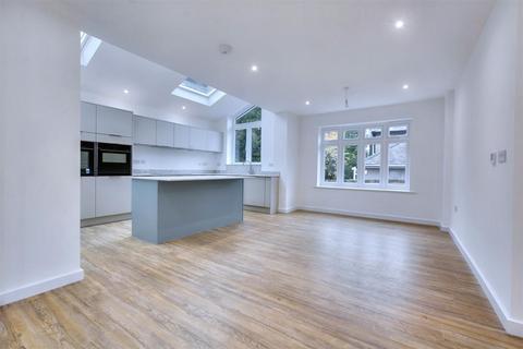 4 bedroom detached house for sale, Bridle Road, Bramcote, Nottingham