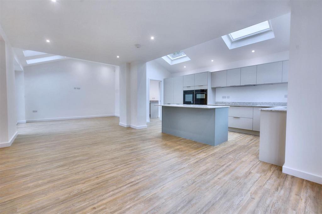 Kitchen 4.jpeg