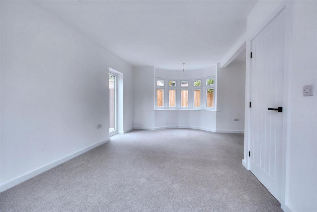 Living Room 1.jpeg