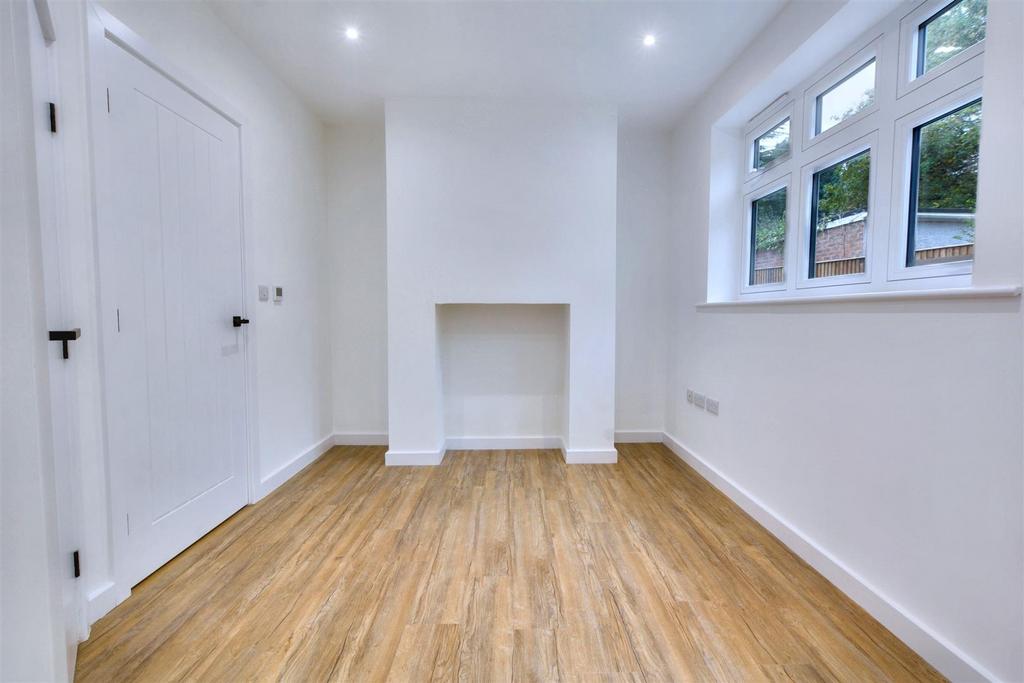 Sitting Room 1.jpeg