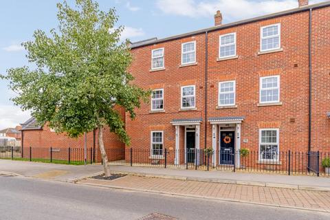 3 bedroom end of terrace house for sale, Shakespeare Way, Spalding