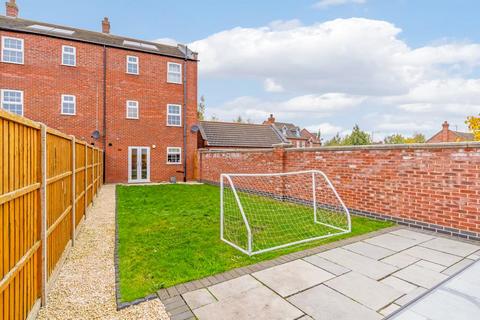 3 bedroom end of terrace house for sale, Shakespeare Way, Spalding