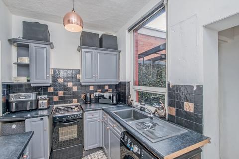 2 bedroom terraced house for sale, Booth Street, Cleckheaton, West Yorkshire, BD19