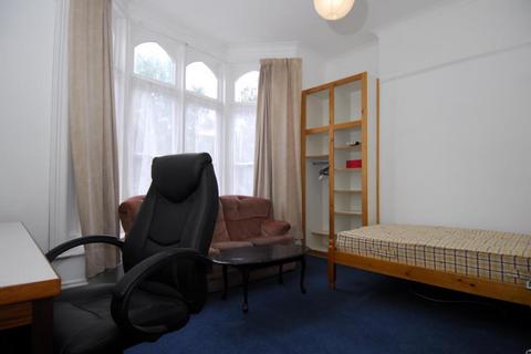 1 bedroom apartment to rent, 13 Napier Terrace, Basement