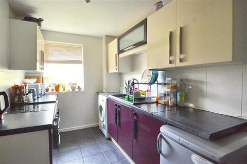 2 bedroom flat for sale, Badger Farm