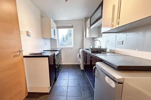 2 bedroom flat for sale, Badger Farm