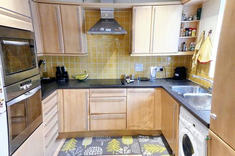 2 bedroom flat for sale, Three Bridges Road, Crawley RH10