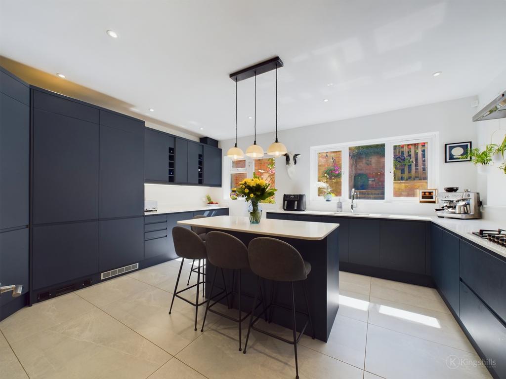 Westover Road, Downley, Buckinghamshire 4 bed semidetached house for
