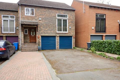 3 bedroom detached house to rent, Oldacres, Maidenhead, Berkshire, SL6