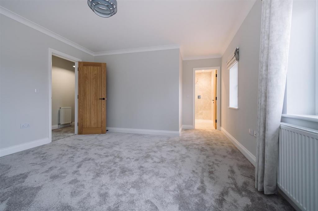 Crouchley Lane, Lymm WA13 4 bed end of terrace house to rent £2,850