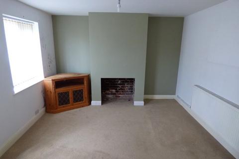 3 bedroom end of terrace house to rent, School Hill, Weymouth DT3