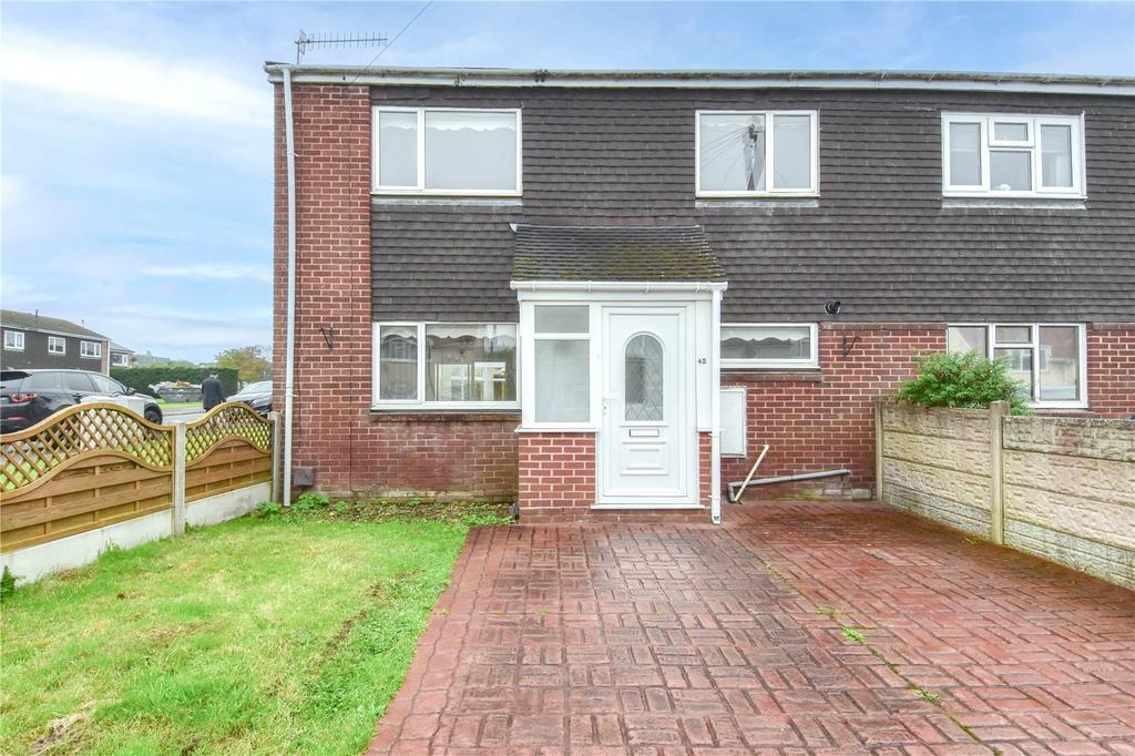 Woodrow Lane, Catshill, Bromsgrove... 3 bed end of terrace house to