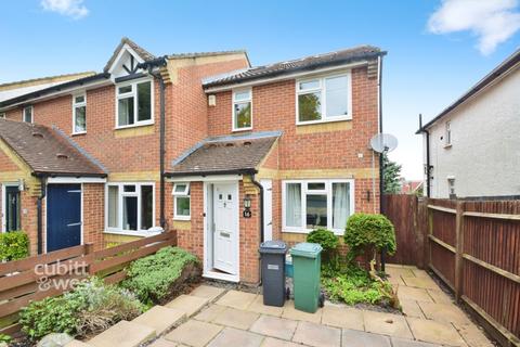 4 bedroom end of terrace house to rent, Lambert Road Banstead SM7