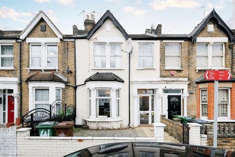 4 bedroom house to rent, Buxton Road, London