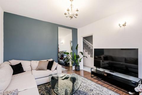 4 bedroom house to rent, Buxton Road, London