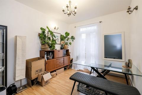 4 bedroom house to rent, Buxton Road, London