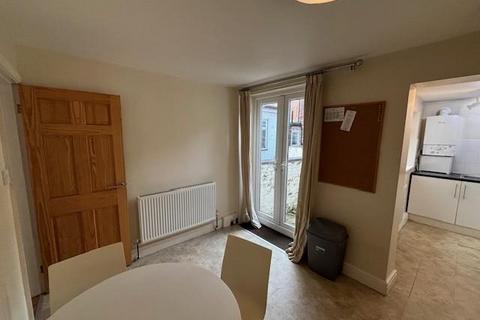 2 bedroom house to rent, Knight Street, Didsbury Village, Manchester