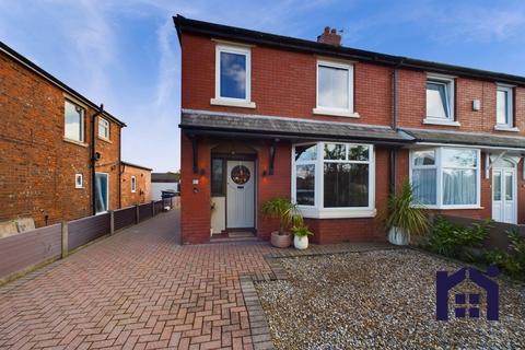 3 bedroom semi-detached house to rent, Bent Lane, Leyland, PR25 4HQ