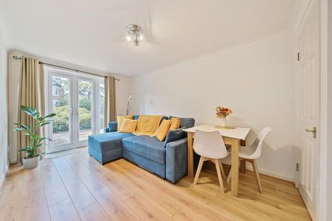 2 bedroom ground floor flat for sale, Rosebank Close, Teddington, TW11