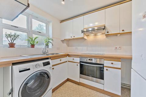 2 bedroom ground floor flat for sale, Rosebank Close, Teddington, TW11