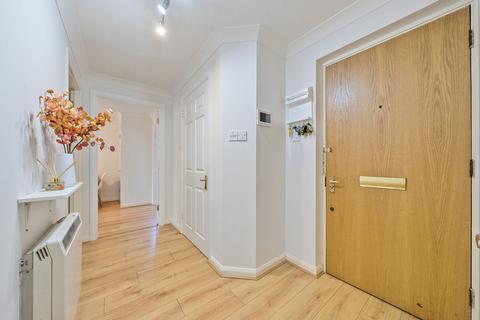 2 bedroom ground floor flat for sale, Rosebank Close, Teddington, TW11