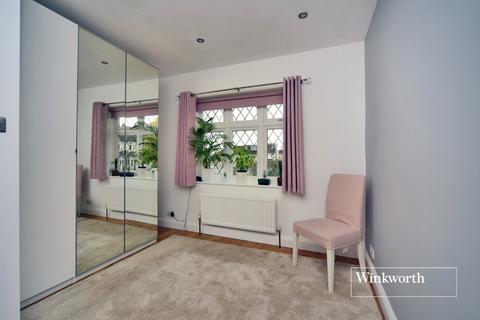 115 Elmstead Gardens, Worcester Park, KT4 7BG