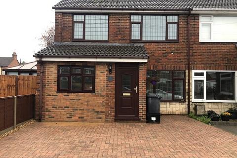 4 bedroom semi-detached house to rent, Luton, LU4