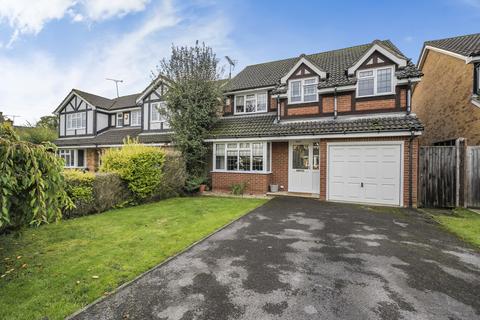 4 bedroom detached house for sale, Rubus Close, Woking GU24