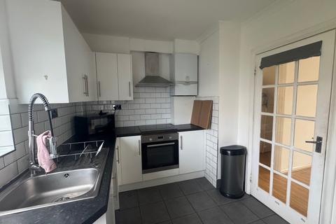 2 bedroom terraced house to rent, Porters Avenue, Dagenham, Essex, RM8