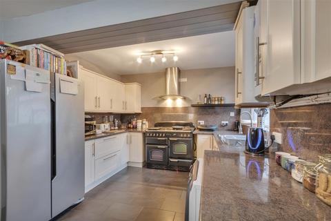 4 bedroom semi-detached house for sale, Liverpool Road, Oswestry