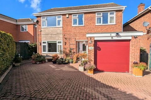 4 bedroom detached house for sale, Andrews Close, Louth LN11