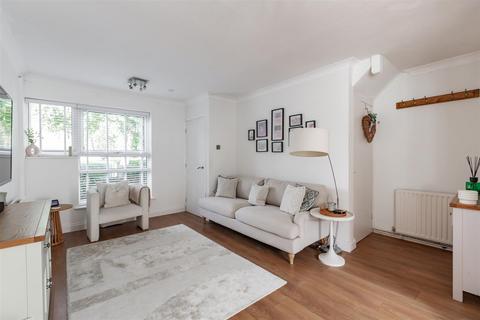 123 Penenden, New Ash Green, Longfield, DA3 8LT