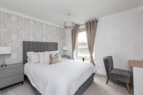 123 Penenden, New Ash Green, Longfield, DA3 8LT
