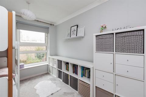 123 Penenden, New Ash Green, Longfield, DA3 8LT