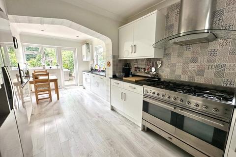 39 Chesham Road, Bovingdon, Hemel Hempstead, HP3 0EE