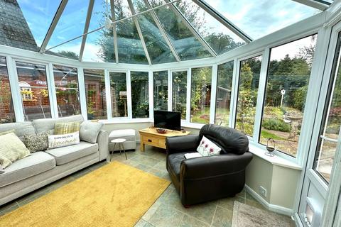 39 Chesham Road, Bovingdon, Hemel Hempstead, HP3 0EE