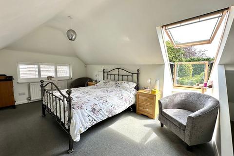 39 Chesham Road, Bovingdon, Hemel Hempstead, HP3 0EE