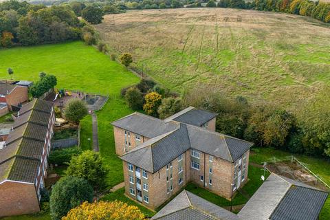 2 bedroom flat for sale, Wycombe View, Flackwell Heath, HP10