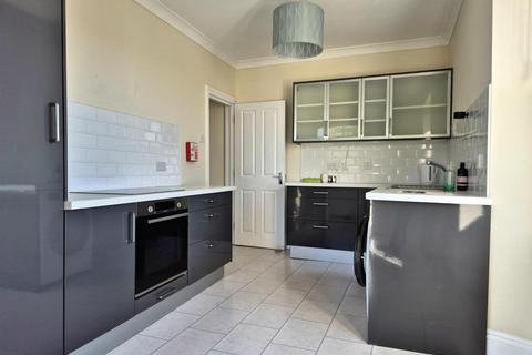 2 bedroom flat for sale, Ellenborough Crescent, Weston-Super-Mare BS23