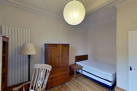2 bedroom terraced house to rent, Easter Road, Edinburgh, EH7