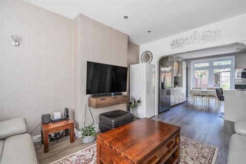 4 bedroom end of terrace house for sale, Parry Road, London