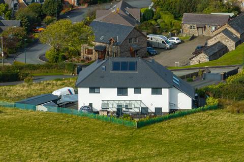 4 bedroom detached house for sale, Lon Llewelyn, Waunfawr